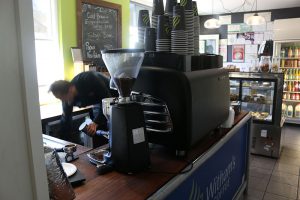 Coffee machine and coffee cups